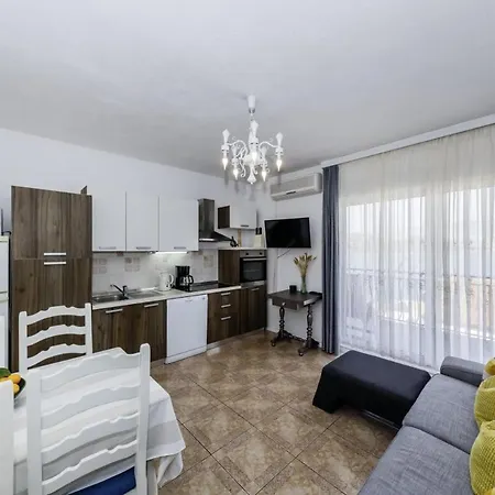 Barba In Trogir - Mittel-dalmatien Гостевой дом Mastrinka