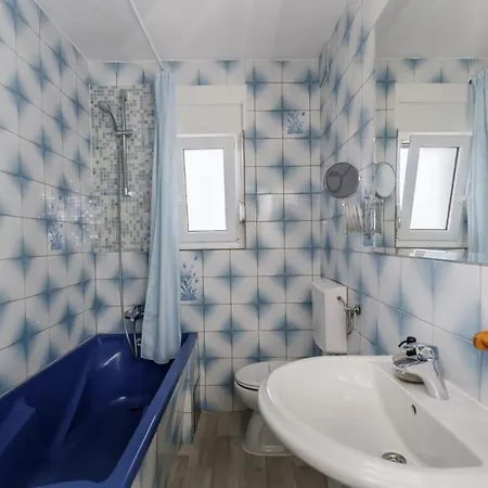 Гостевой дом Barba In Trogir - Mittel-dalmatien *