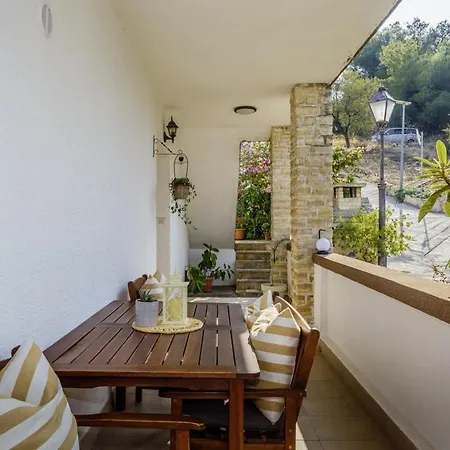 Гостевой дом Barba In Trogir - Mittel-dalmatien *